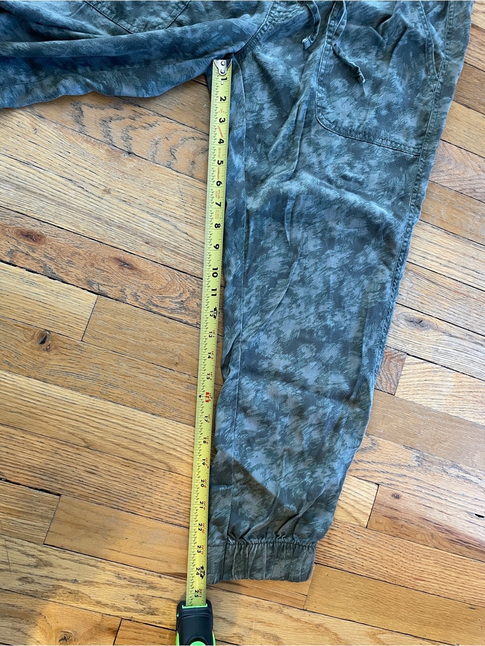 Green Camouflage Women's Jogger Pants - Picture 4 of 6